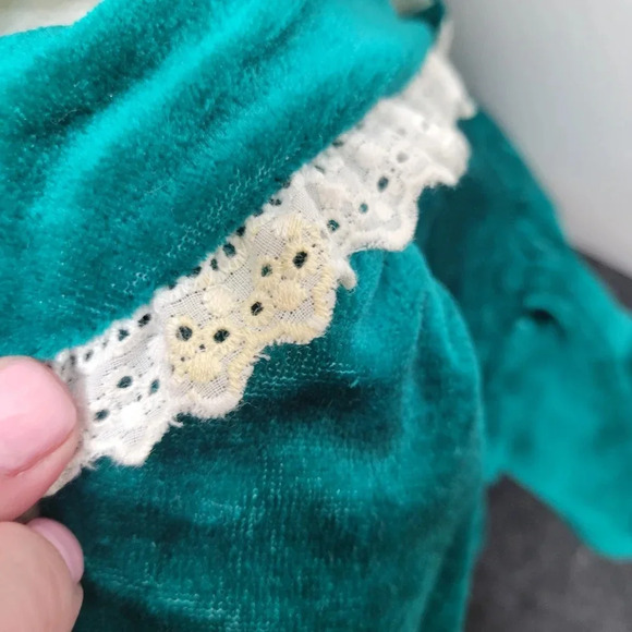 "Vintage T.L. Toys Loveable Holiday Friends Christmas Bear White Plush Girl Bear - Picture 13 of 15